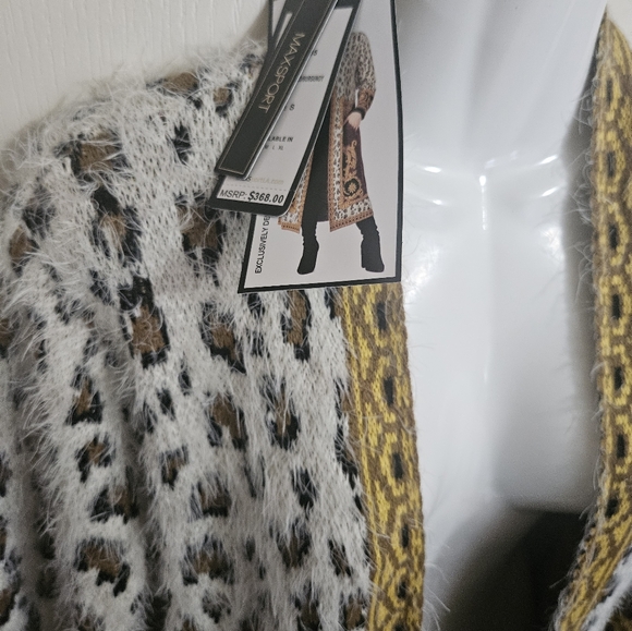 MAXSPORT maxi sweater NWT size S 368$ tag still on gold burgundy cream. … - Picture 12 of 15